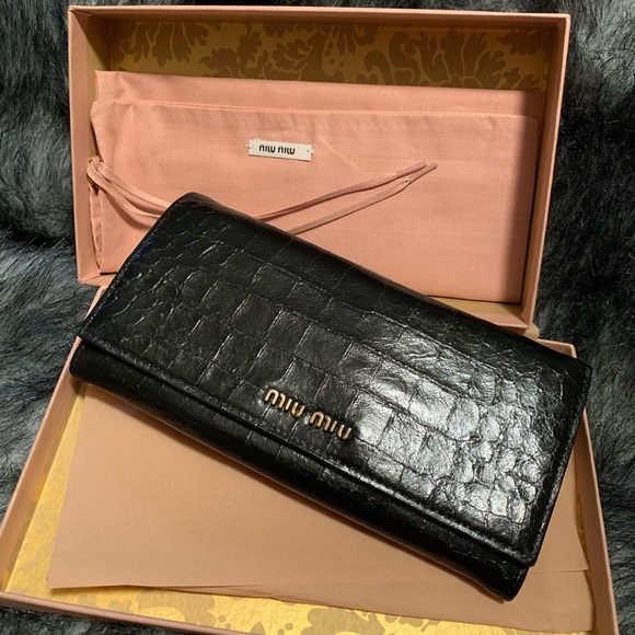 Miu Miu Handbags - 🔥 SALE Authentic Miu Miu Long Wallet